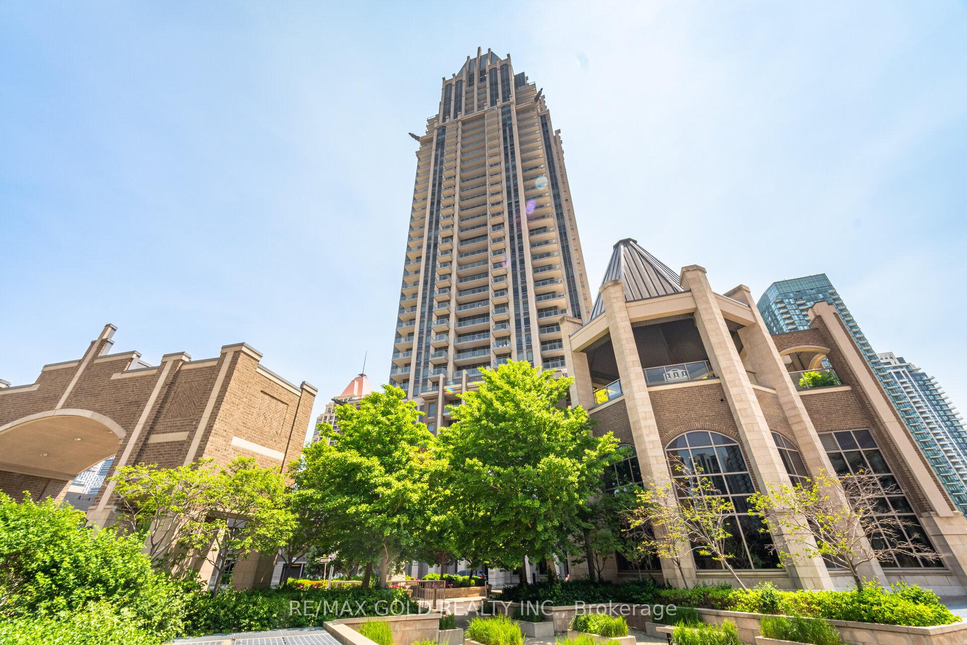3 Bedrooms Condo at 388 Prince Of Wales, Mississauga For sale