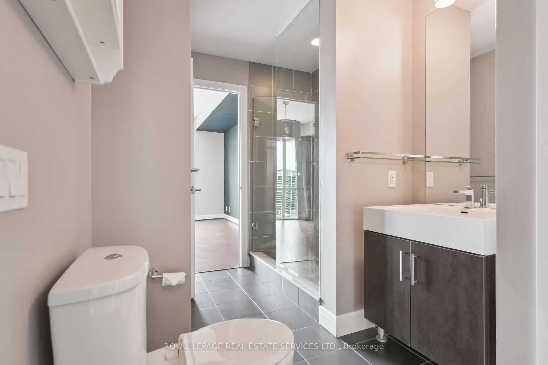 1 Bedroom Condo at 112 George, Toronto For sale