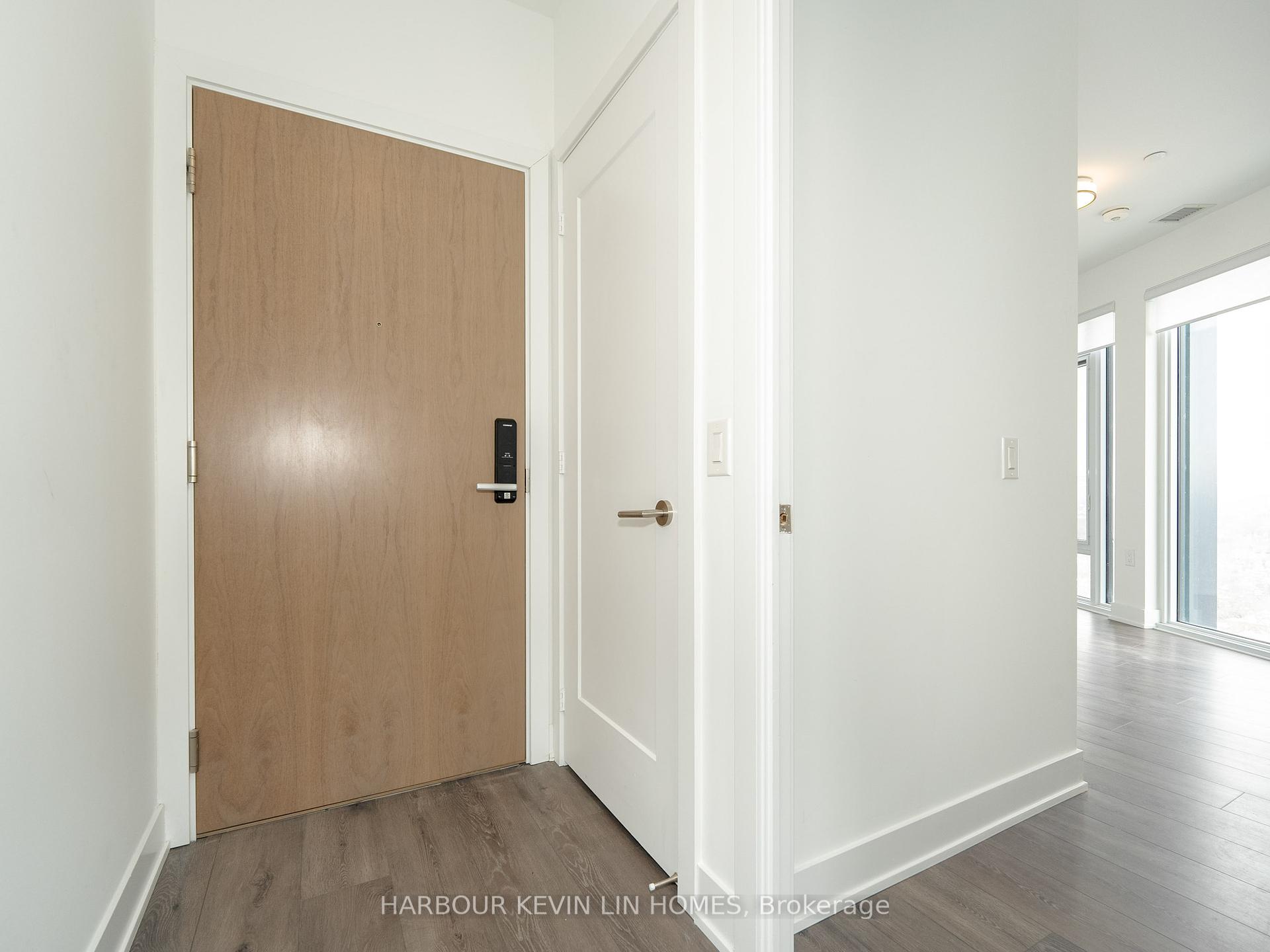 2 Bedrooms Condo at 575 Bloor, Toronto For sale