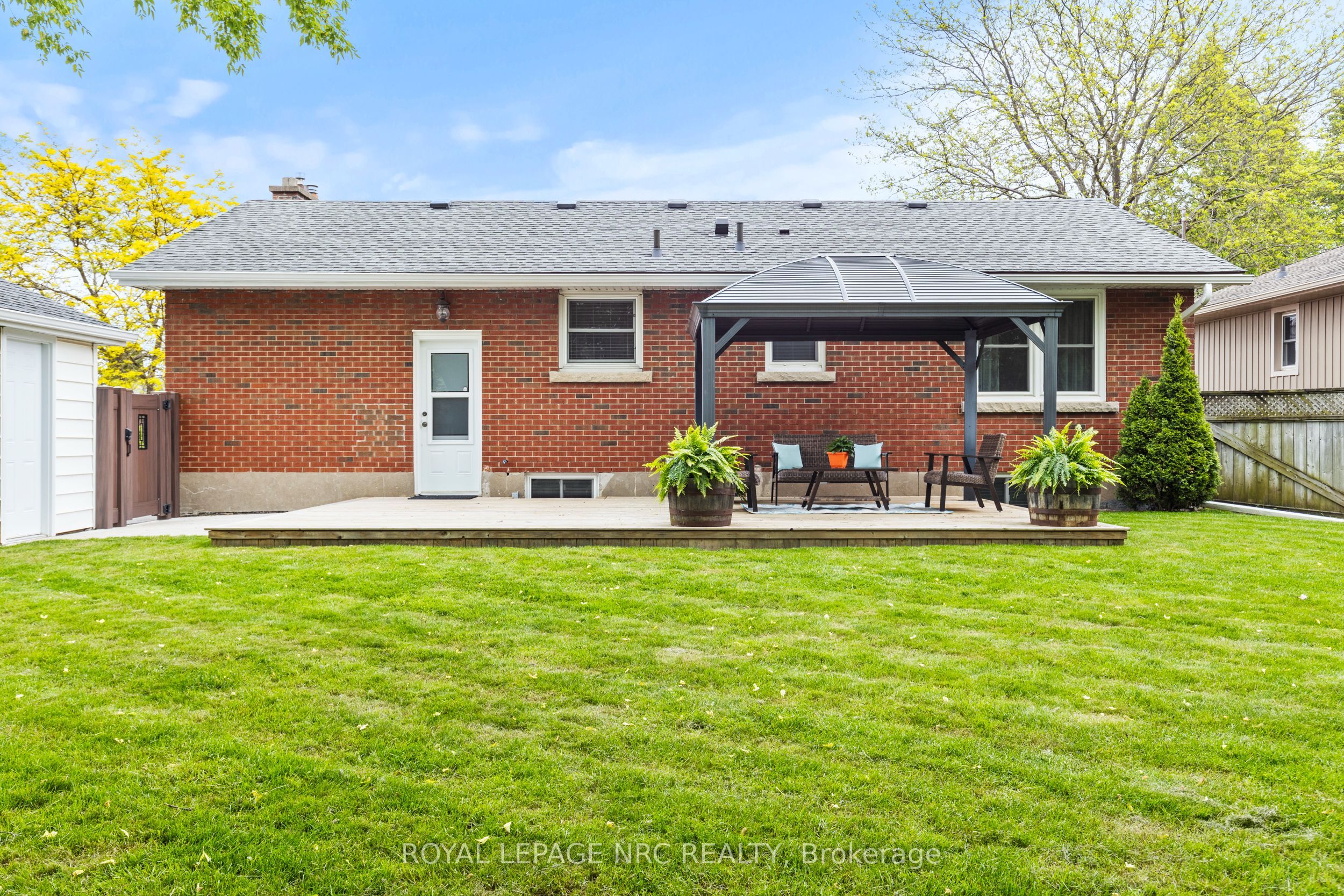 10 Whiteoak Drive