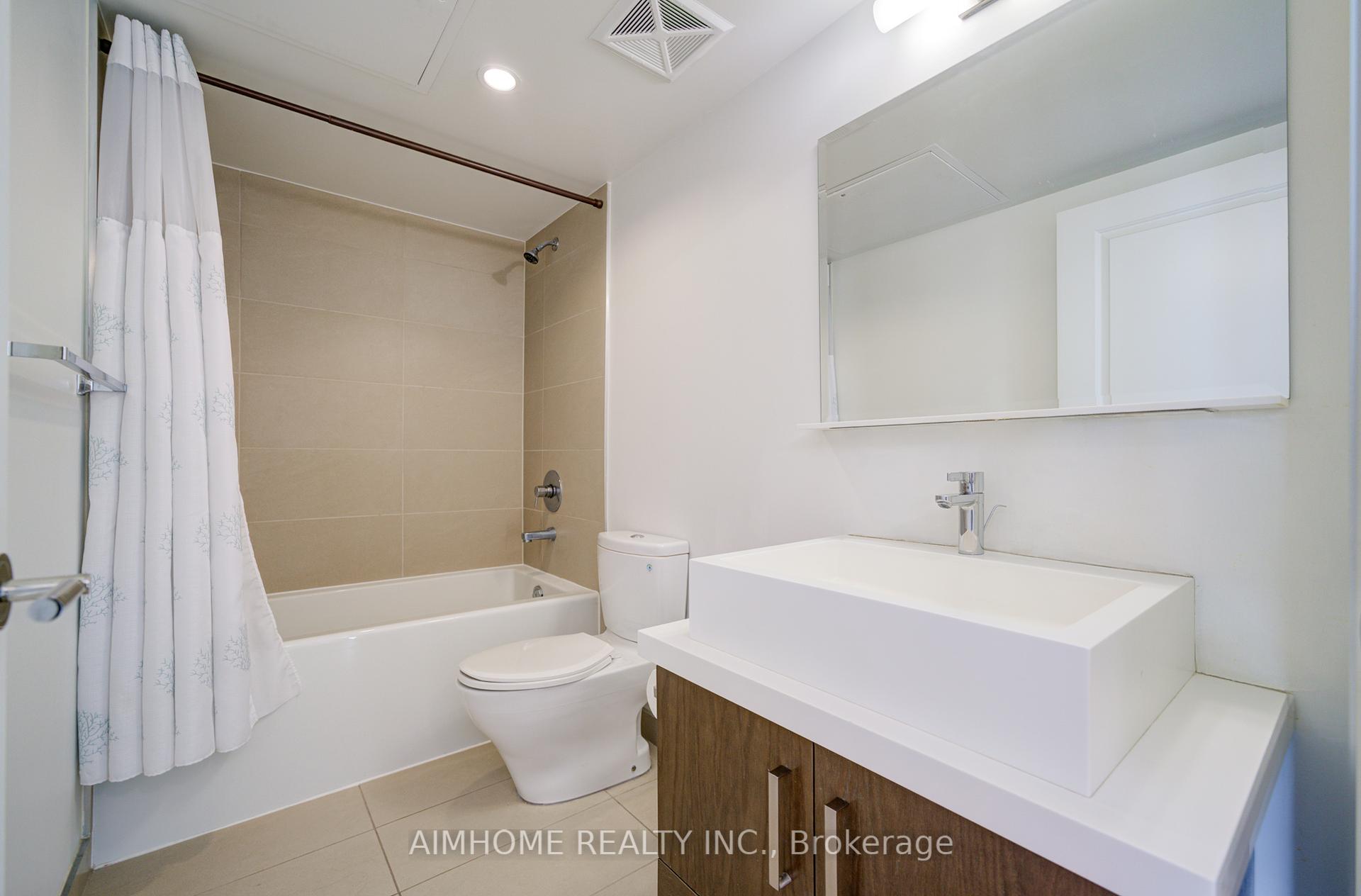 2 Bedrooms Condo at 1080 Bay, Toronto For sale