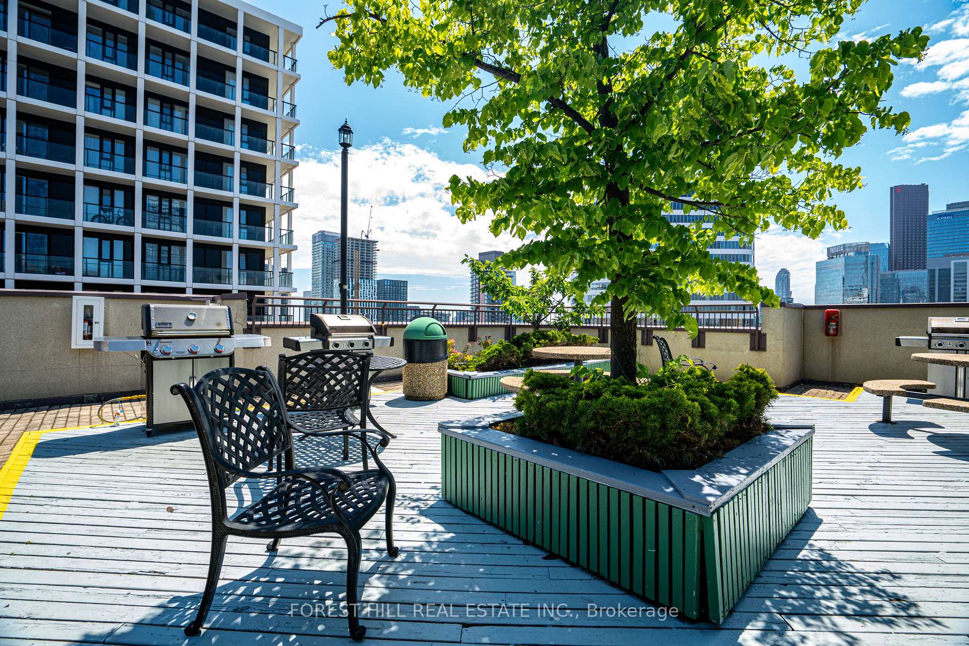 2 Bedrooms Condo at 633 Bay, Toronto For sale