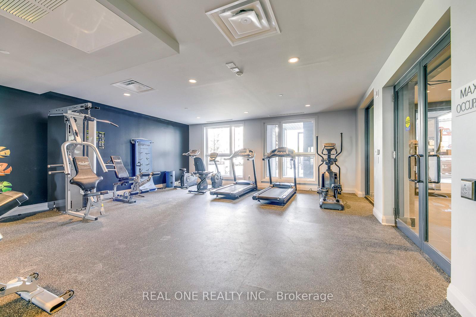 2 Bedrooms Condo at 95 Dundas, Oakville For sale