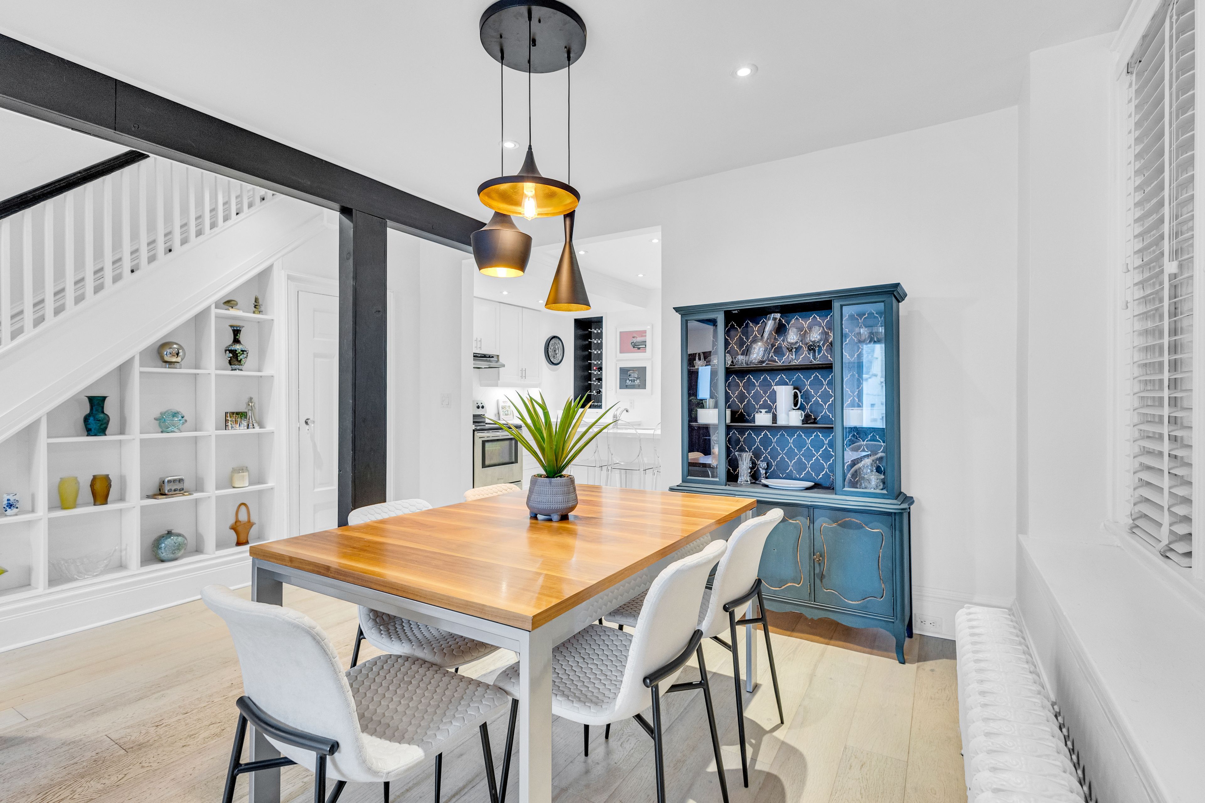 812 Duplex Avenue