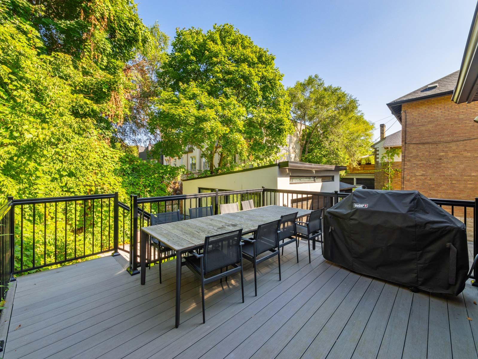 6 Hillholm Road