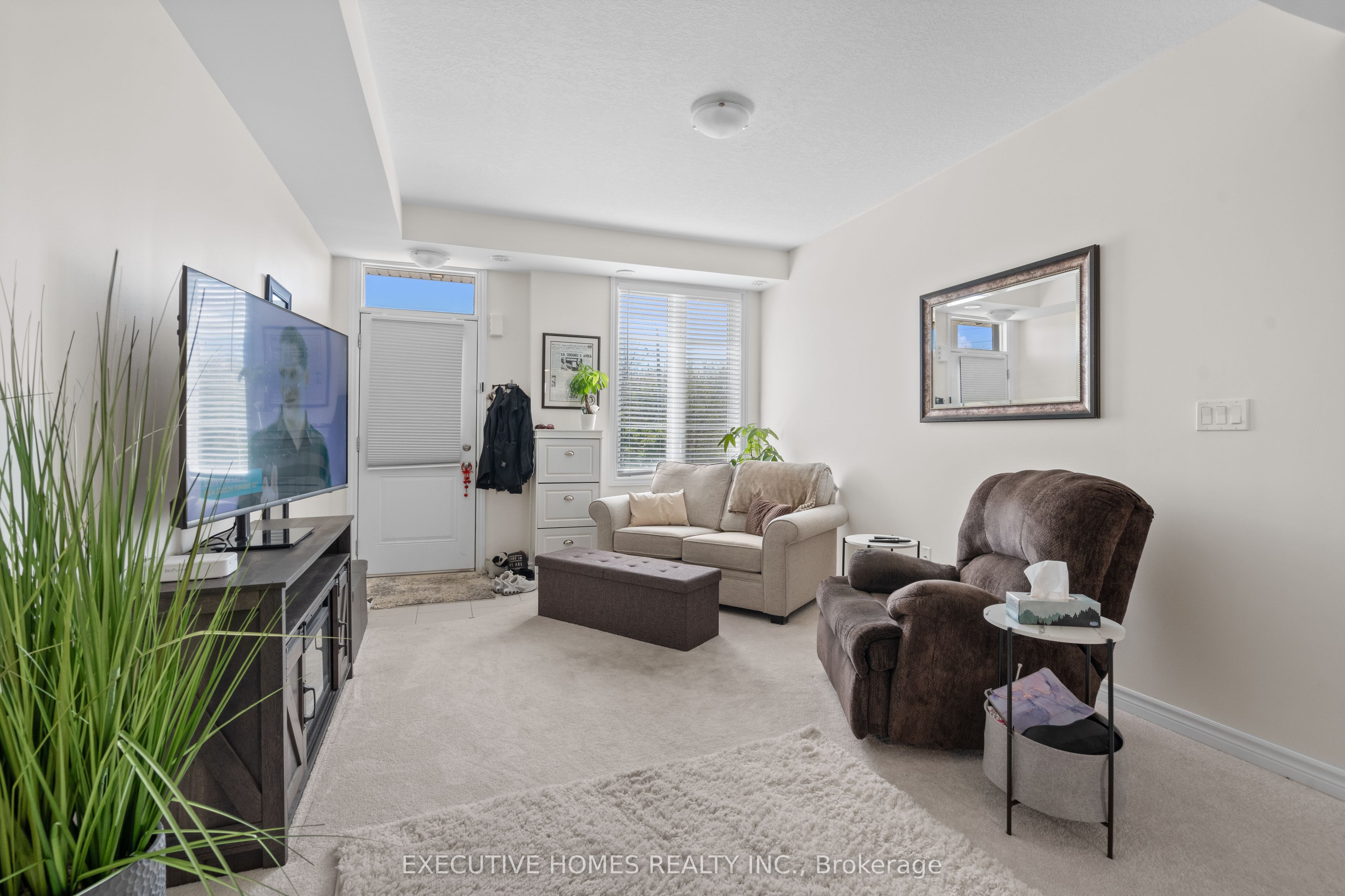 383 Dundas Street E, #74