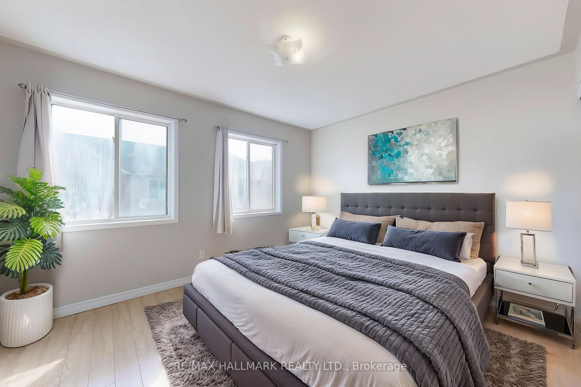 3 Bedrooms Condo at 83 Mondeo,  Toronto For sale