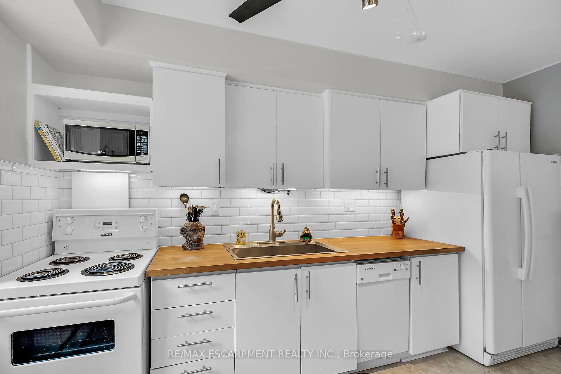 1 Bedroom Co-op at 40 Robinson, Hamilton For sale