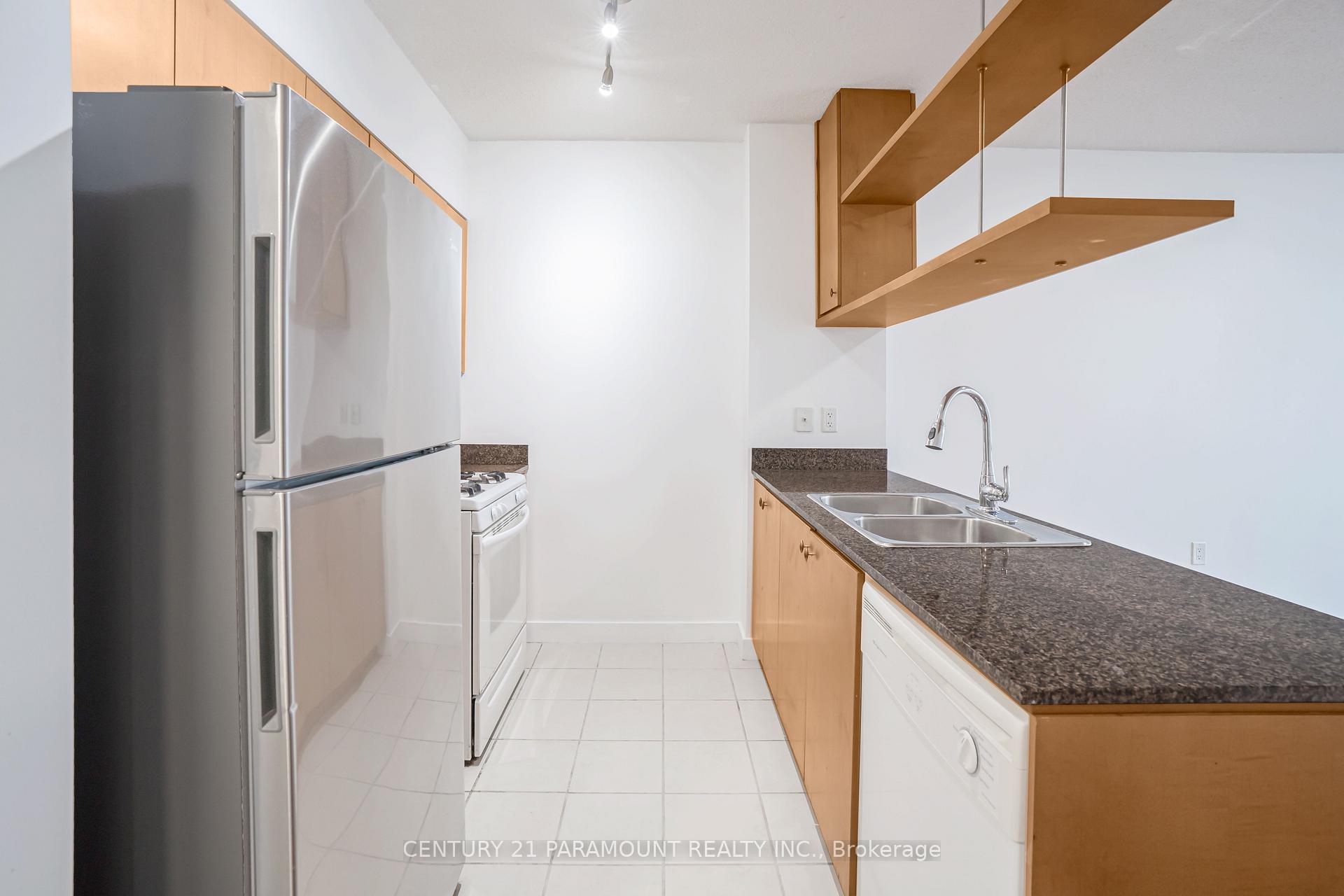 1 Bedroom Condo at 5 Mariner,  Toronto For sale