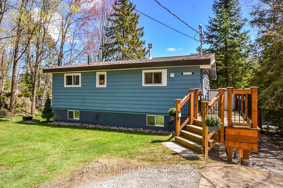 7697 West River