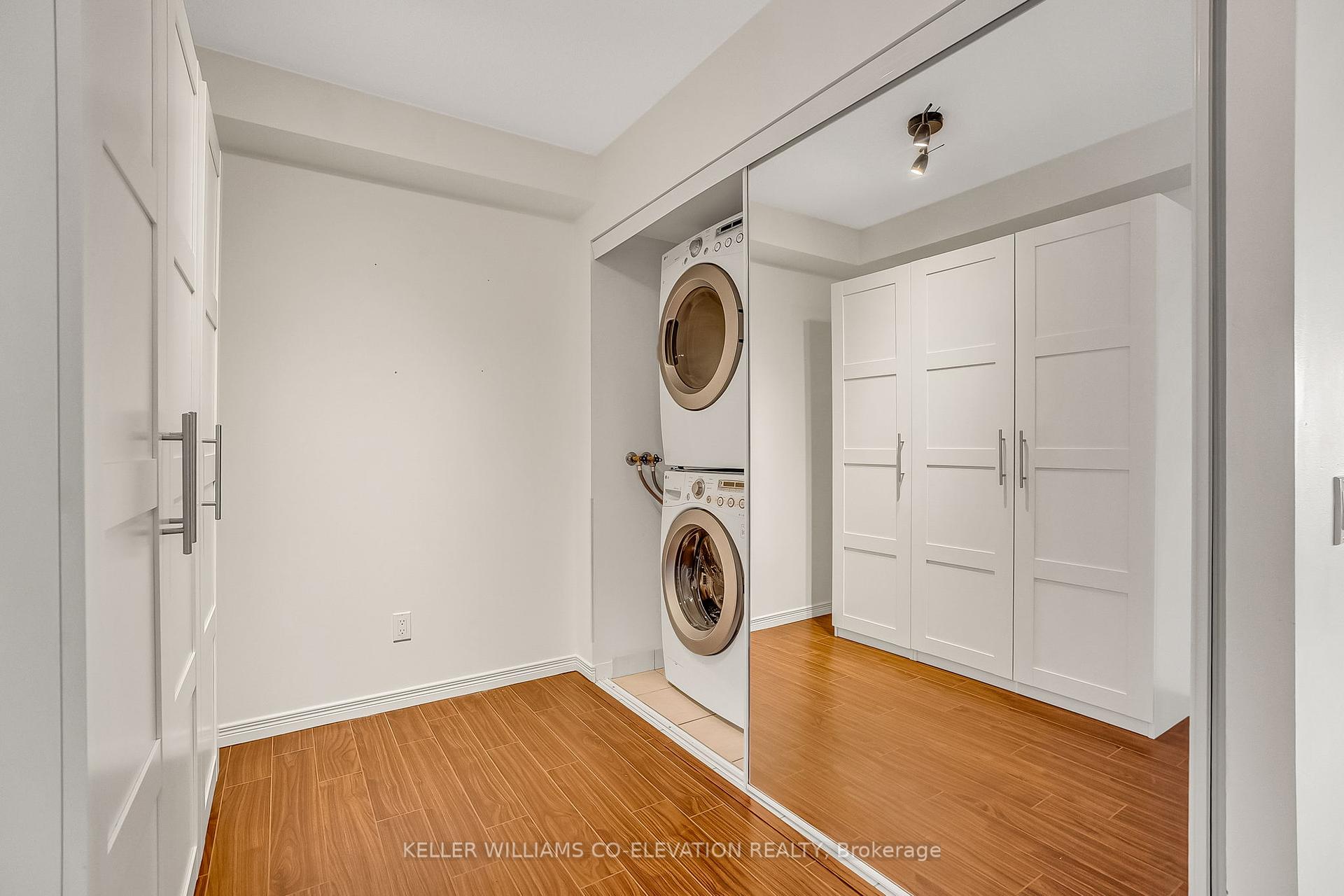 3 Bedrooms Condo at 60 Heintzman, Toronto For sale