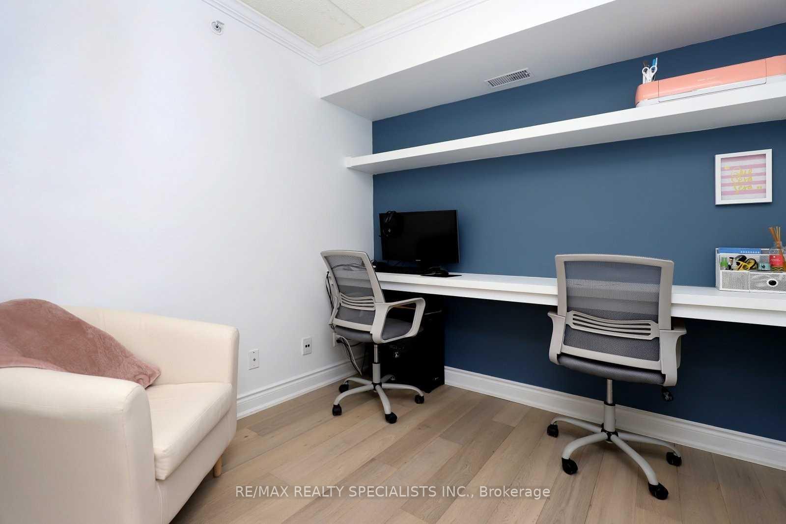 2 Bedrooms Condo at 1470 Bishops, Oakville For sale