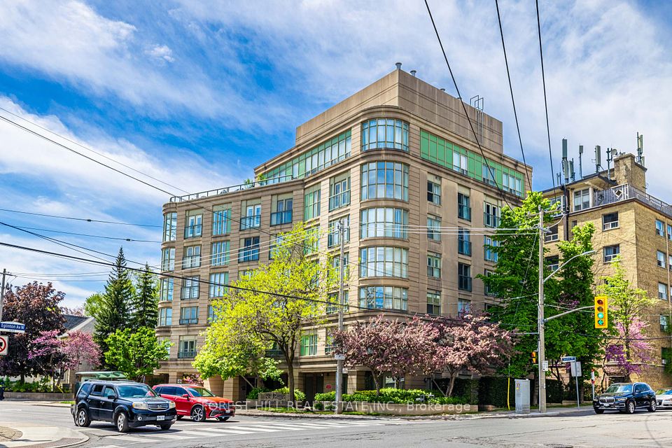 800 Spadina Road