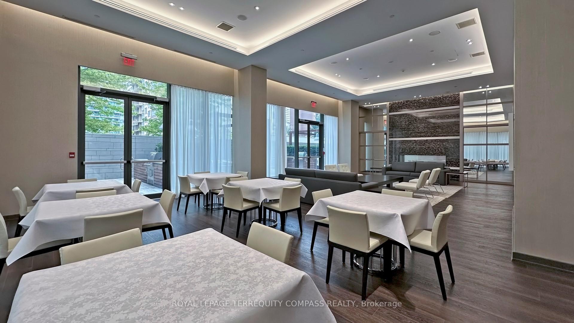 2 Bedrooms Condo at 70 Roehampton,  Toronto For sale