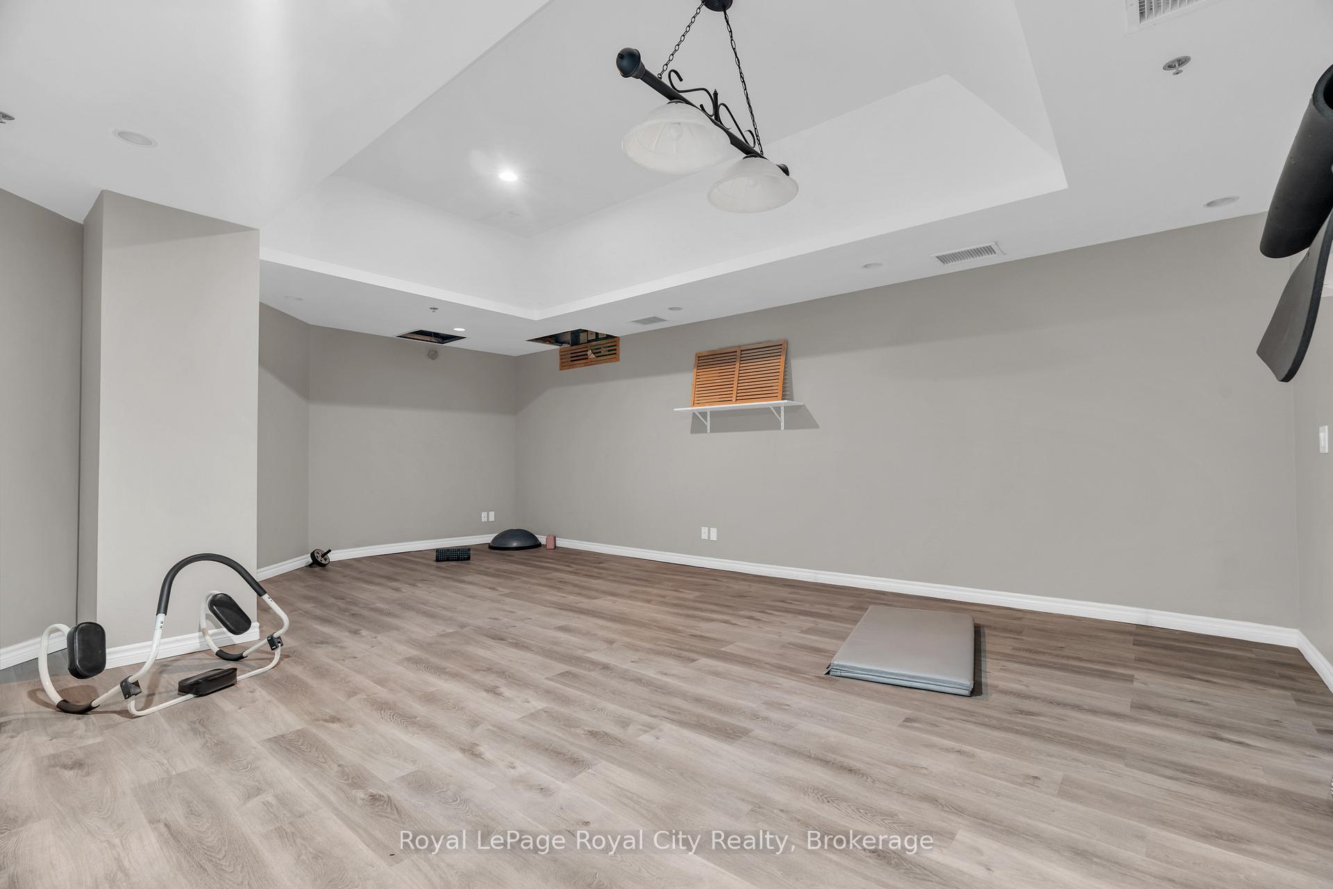 2 Bedrooms Condo at 135 James, Hamilton For sale