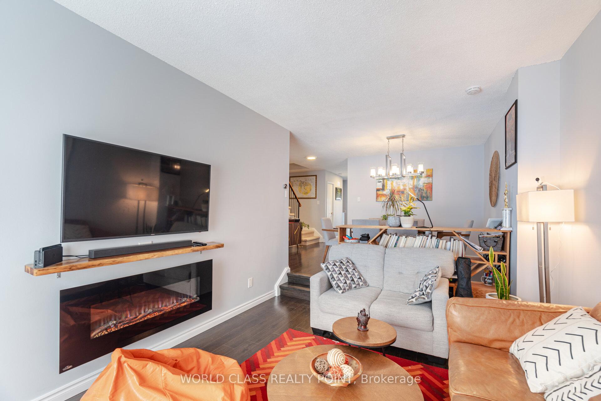 4 Bedrooms Condo at 525 Meadows, Mississauga For sale