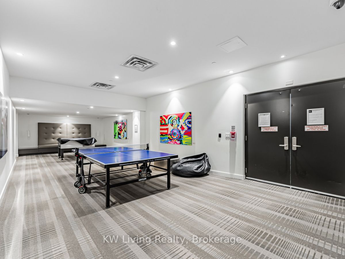 170 Sumach Street, #1402
