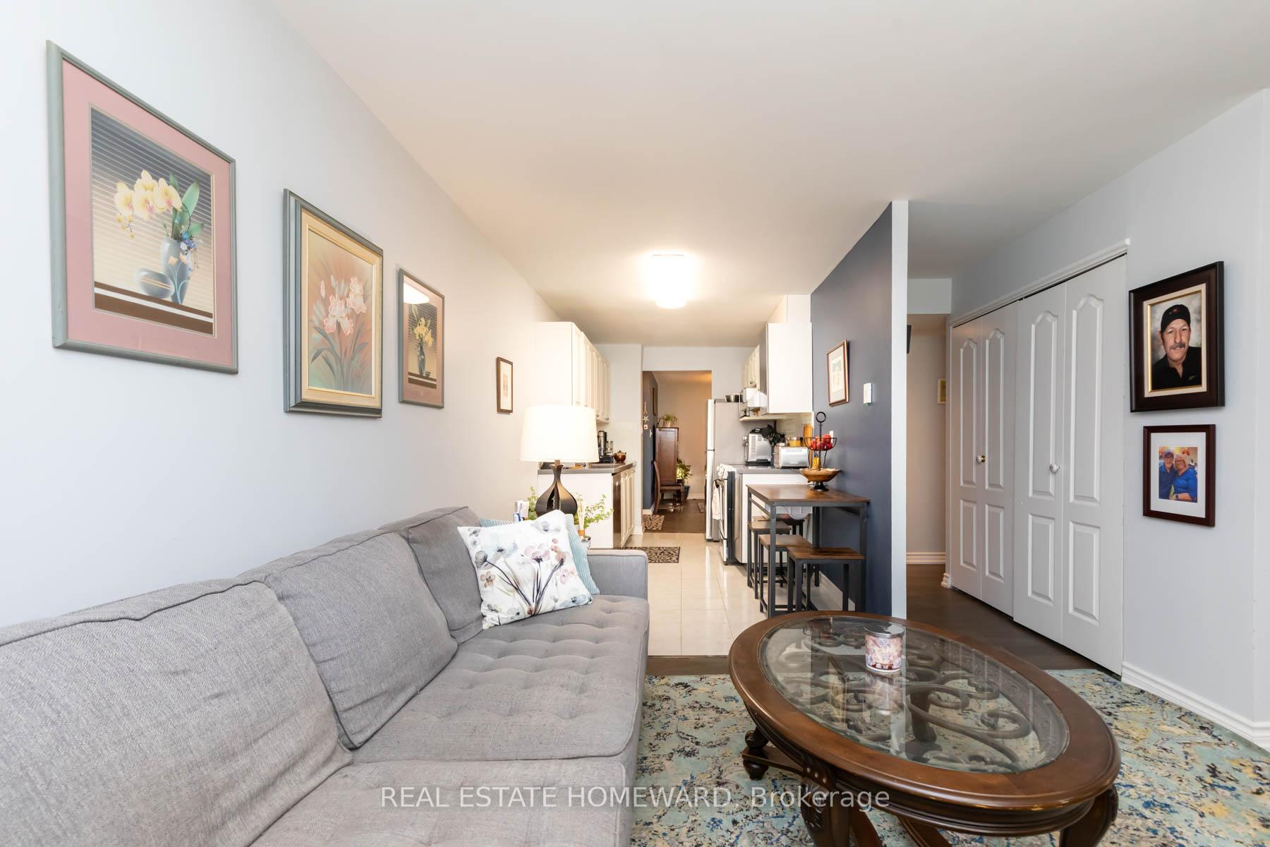 3 Bedrooms Condo at 45 Huntingdale, Toronto For sale
