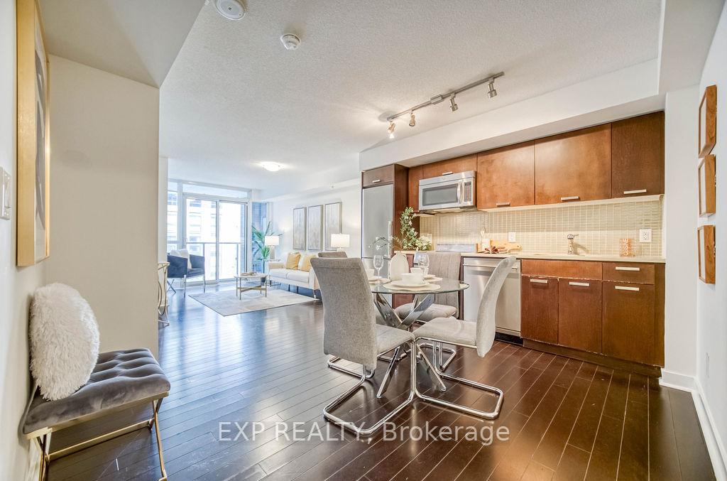 2 Bedrooms Condo at 295 Adelaide, Toronto For sale