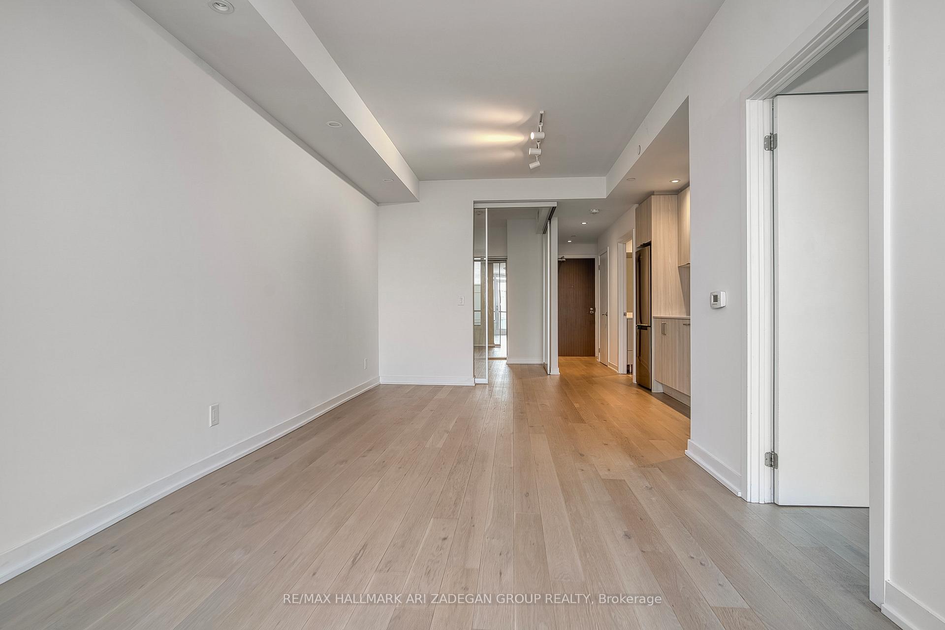 3 Bedrooms Condo at 1926 Lake Shore, Toronto For sale