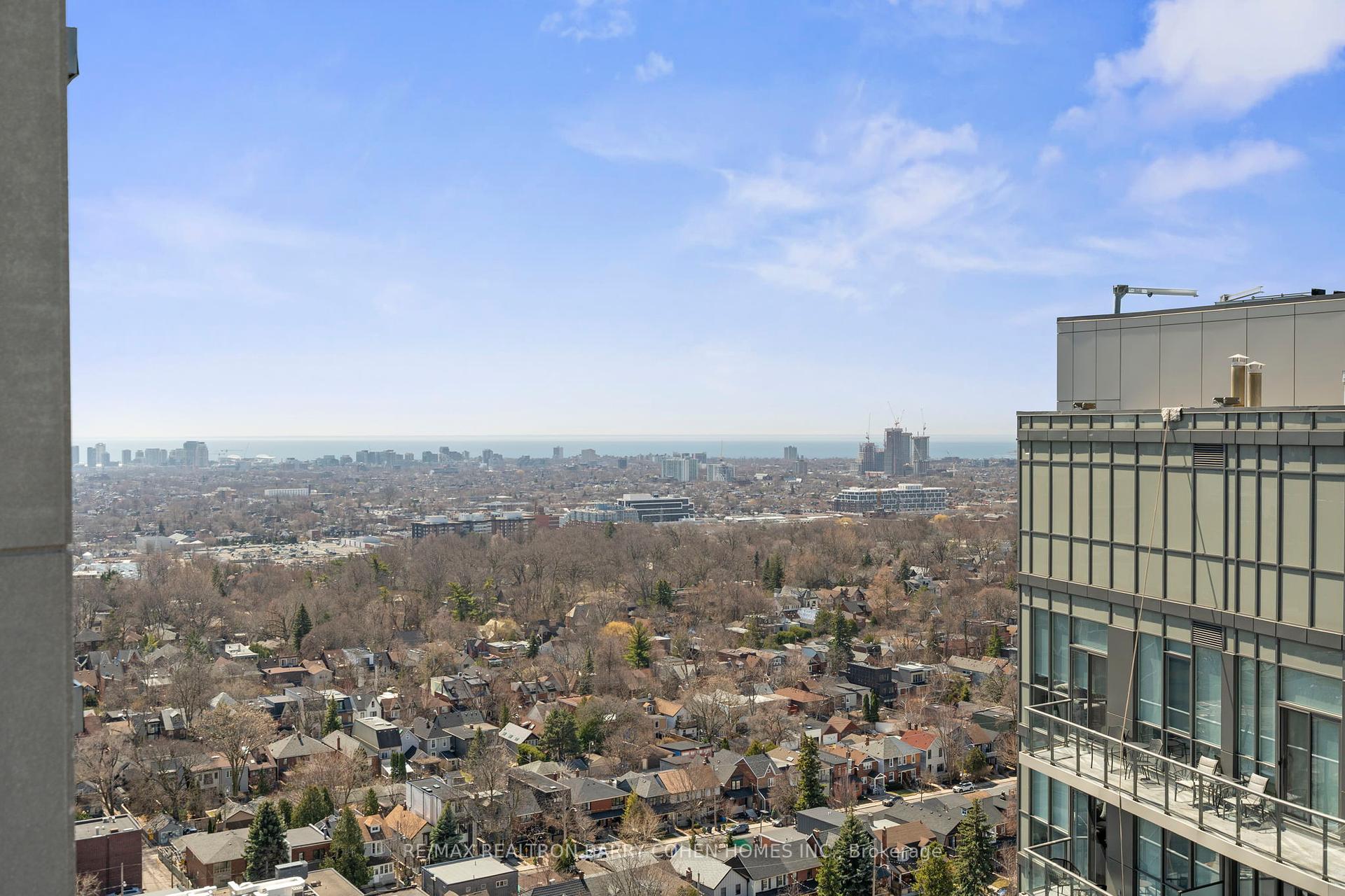 3 Bedrooms Condo at 500 St Clair, Toronto For sale