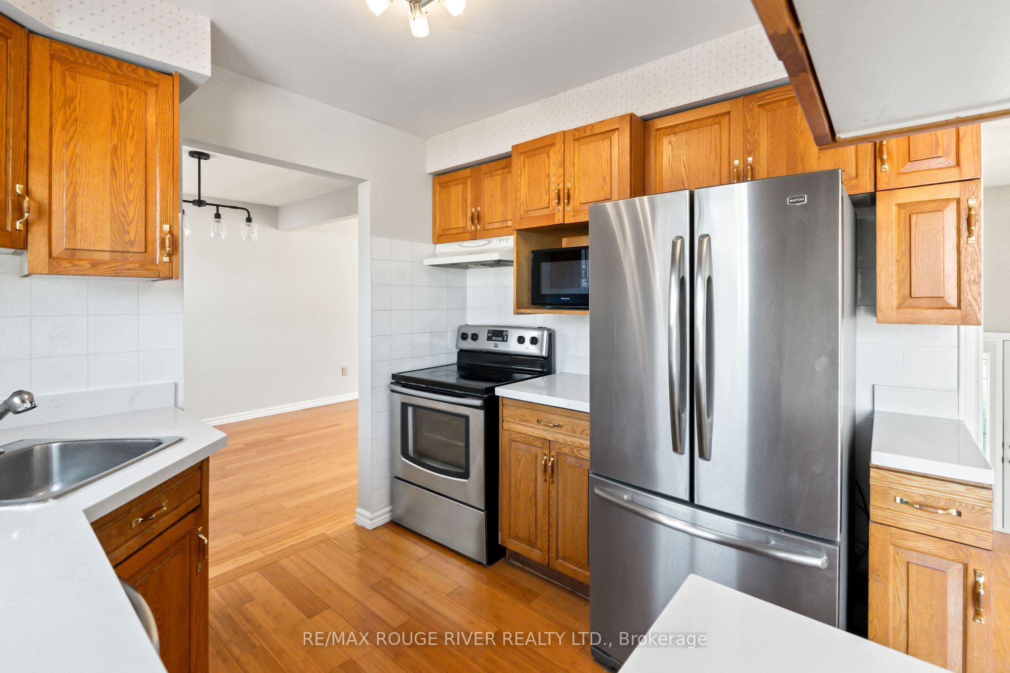 1 Applewood Crescent