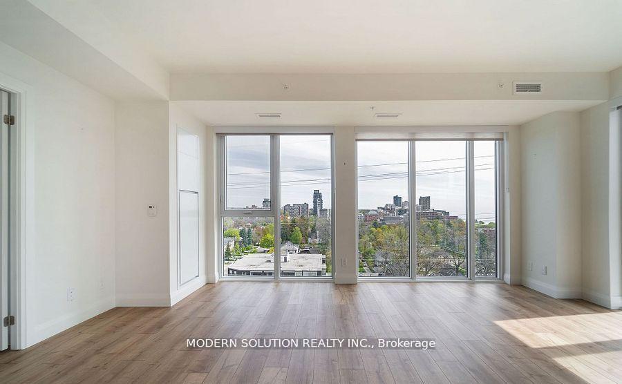 2 Bedrooms Condo at 500 Brock, Burlington For sale