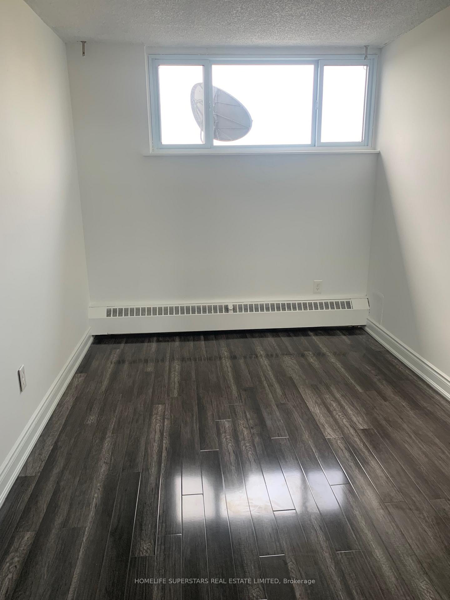 3 Bedrooms Condo at 4645 Jane,  Toronto For sale