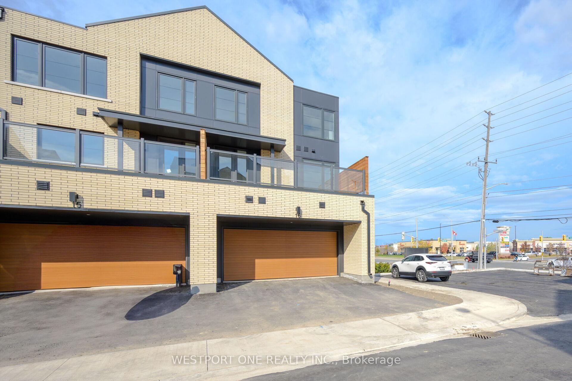 4 Bedrooms Condo at 2273 Turnberry, Burlington For sale