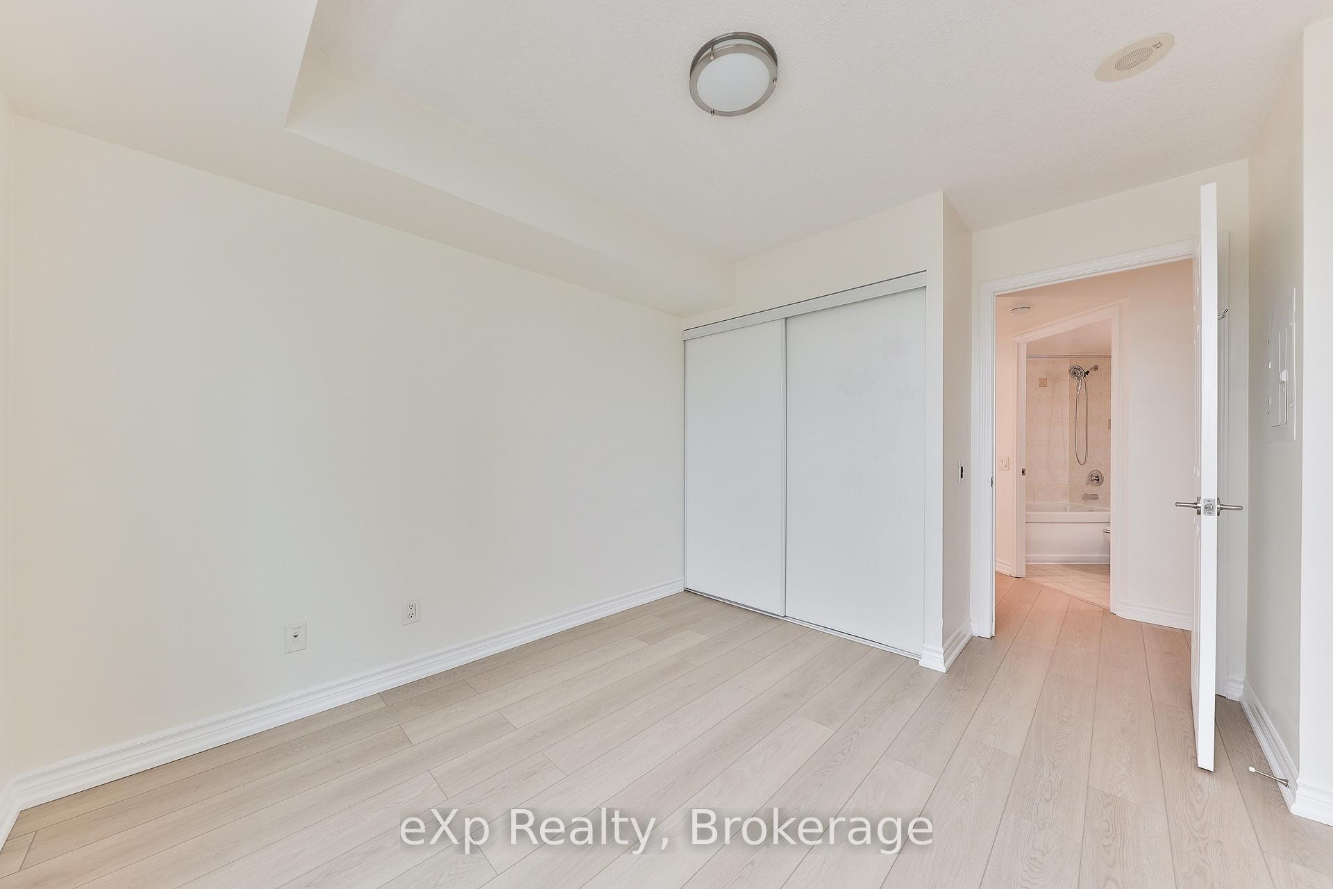 3 Bedrooms Condo at 83 Borough, Toronto For sale