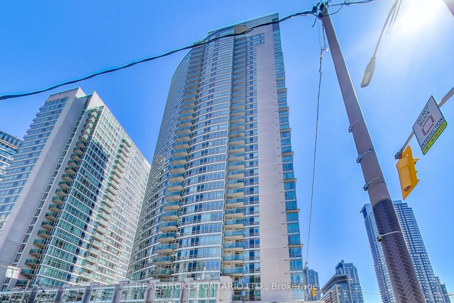 2 Bedrooms Condo at 397 Front, Toronto For sale