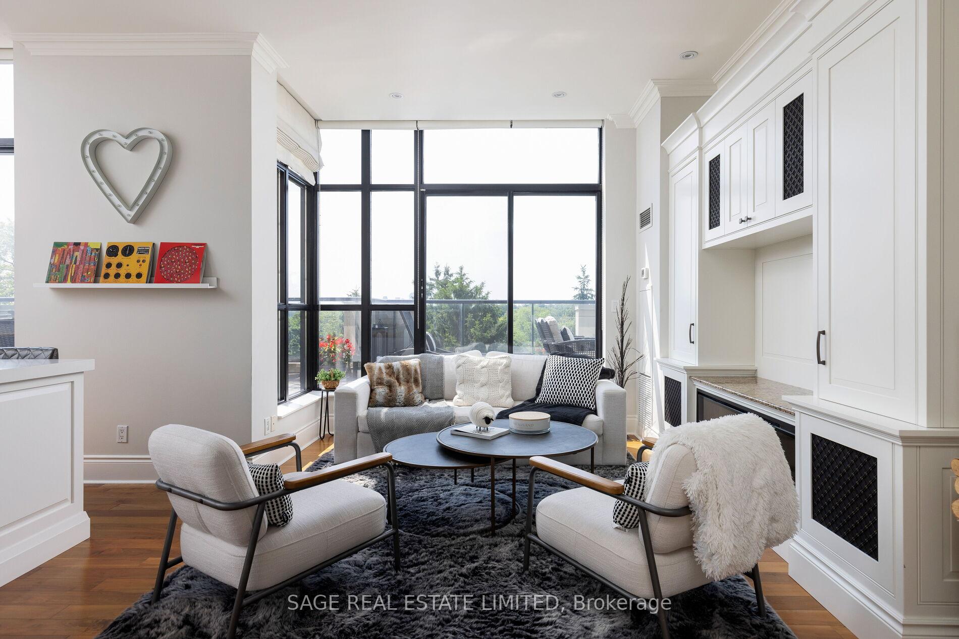 2 Bedrooms Condo at 25 Earlington, Toronto For sale