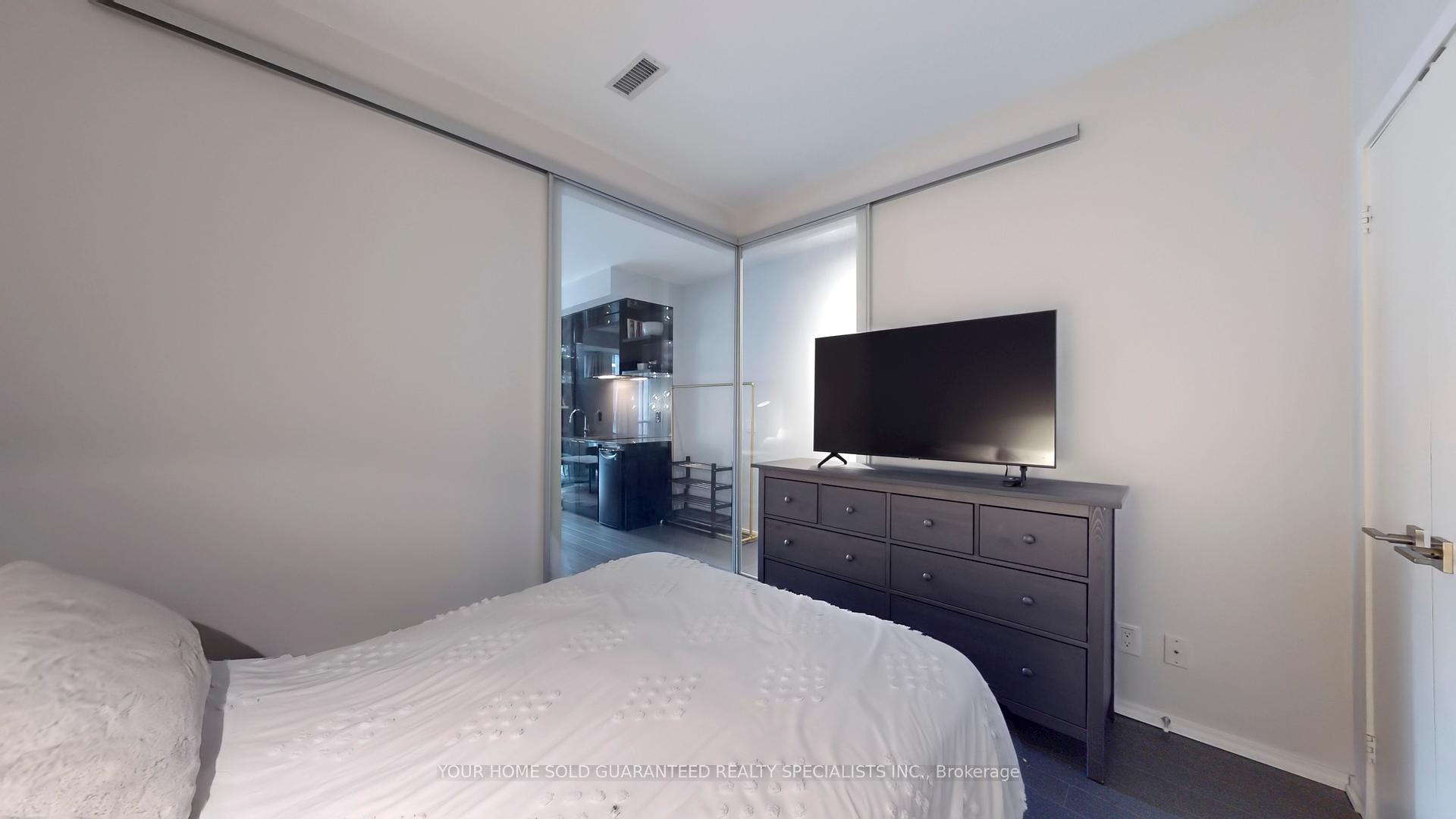 1 Bedroom Condo at 70 Temperance, Toronto For sale