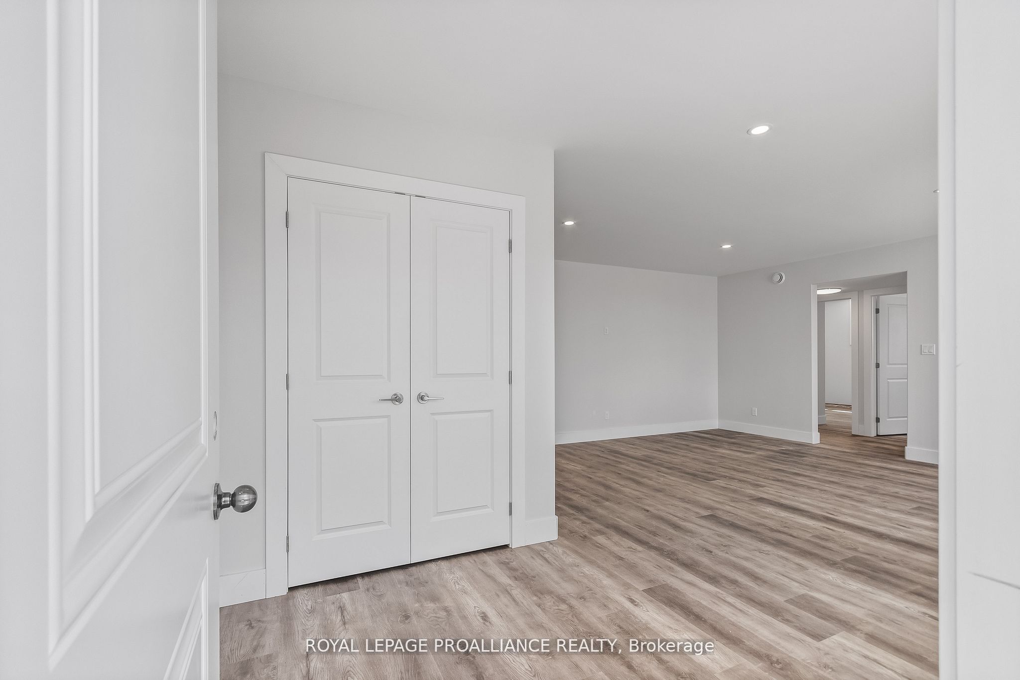 15 Arthur Street, #104