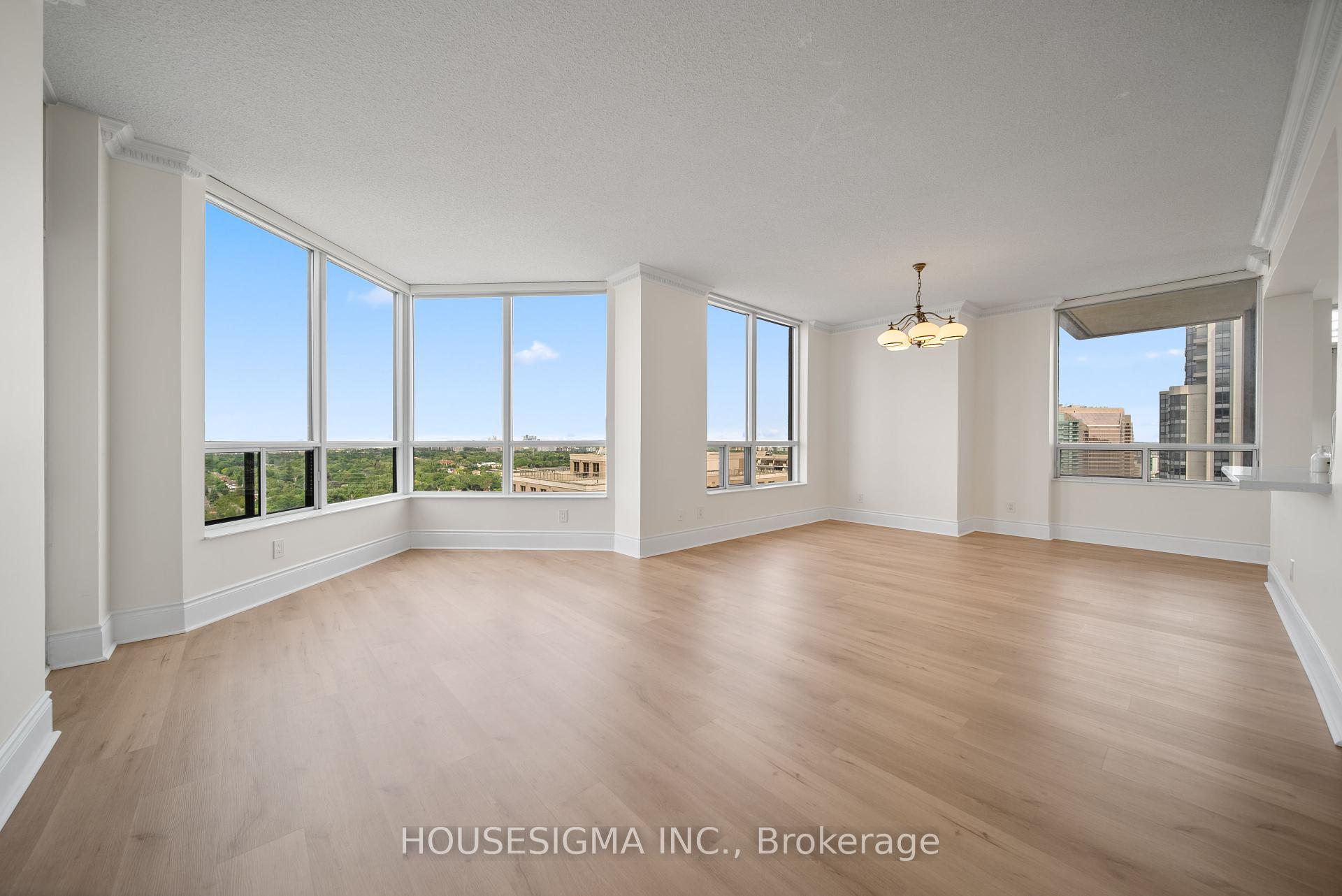 3 Bedrooms Condo at 5 Northtown, Toronto For sale