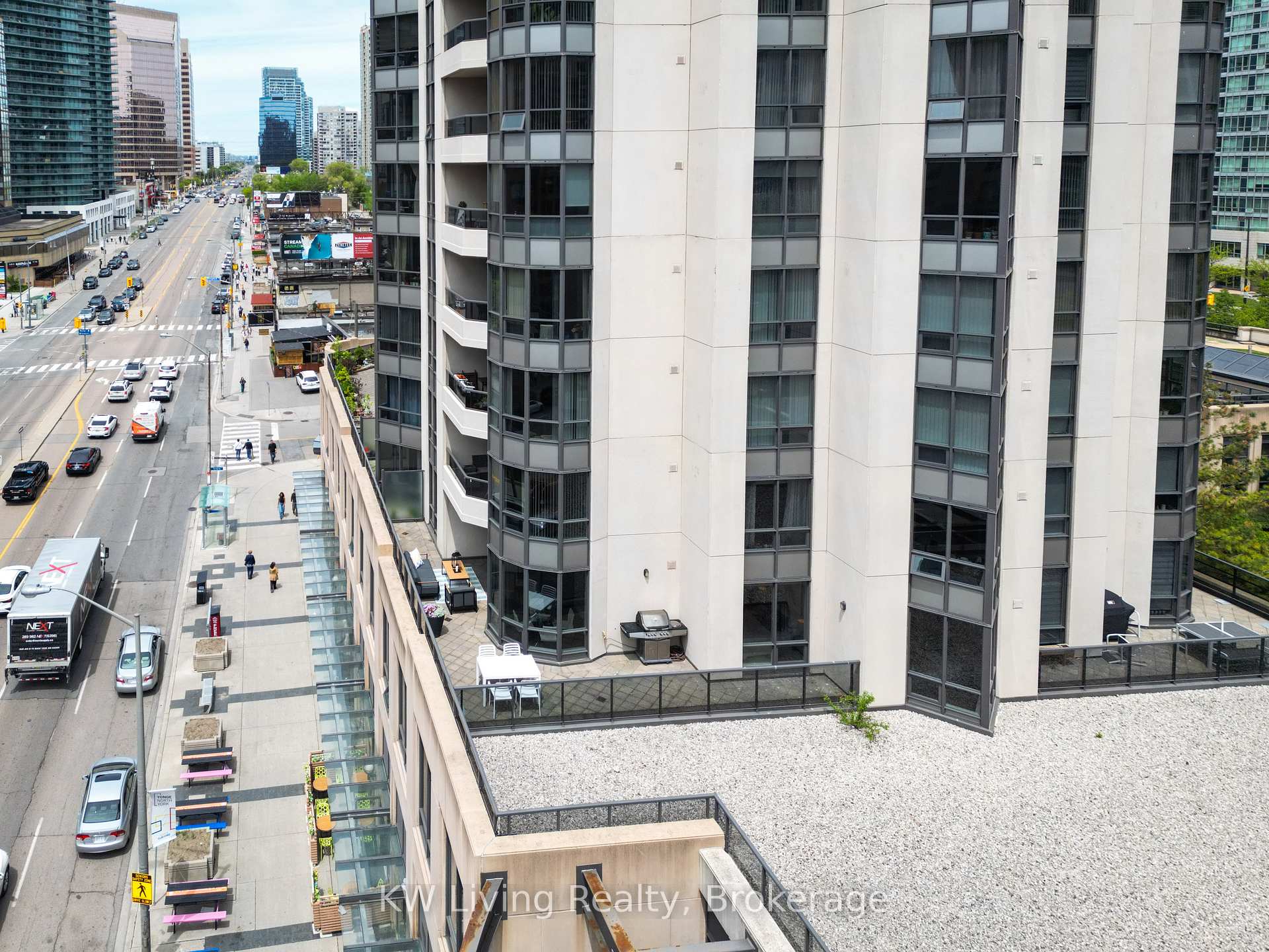 4 Bedrooms Condo at 500 Doris, Toronto For sale