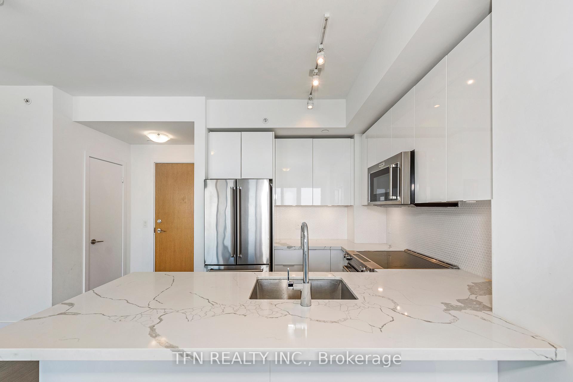 3 Bedrooms Condo at 30 Shore Breeze, Toronto For sale