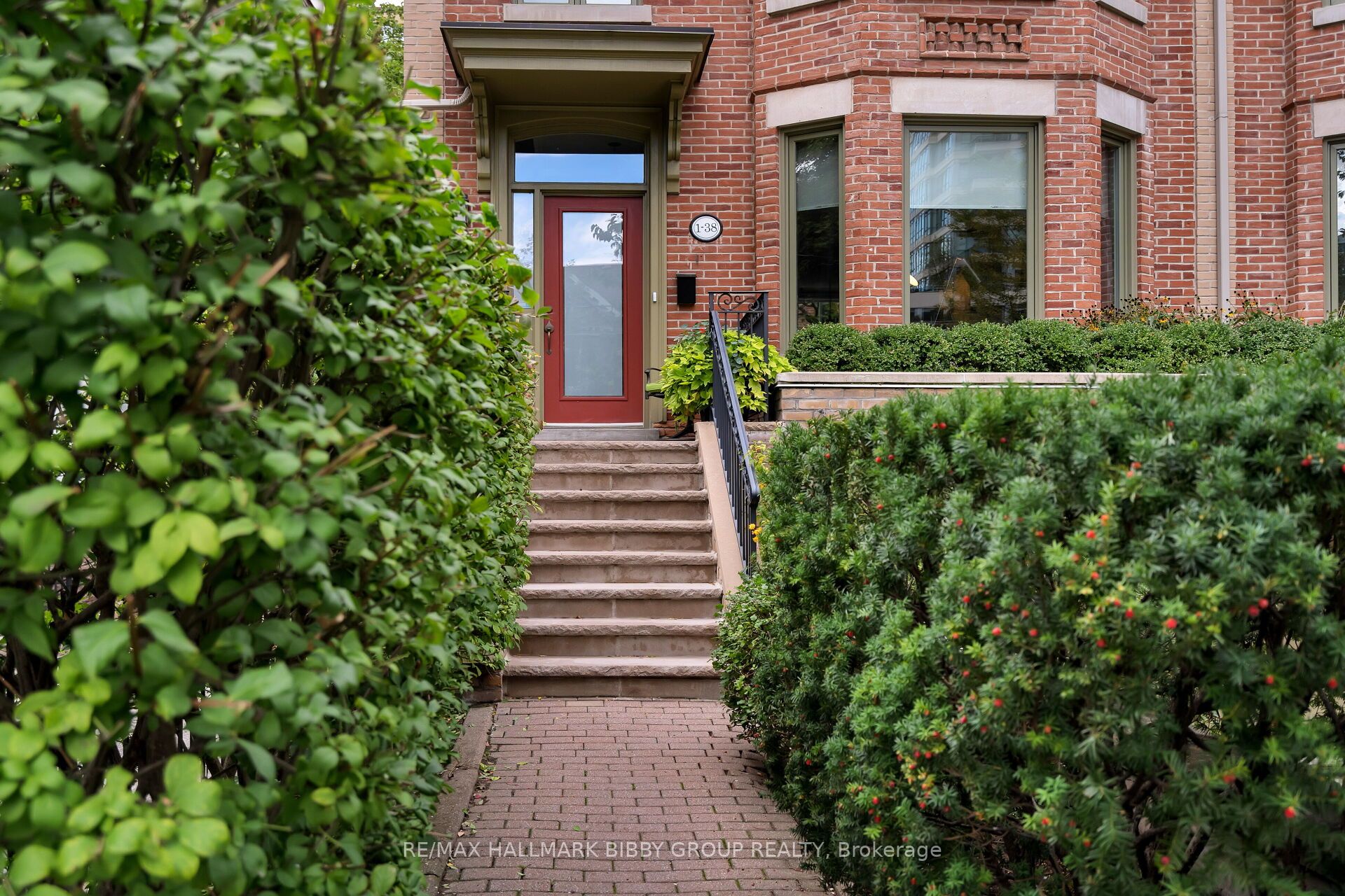 38 Earl Street, #1