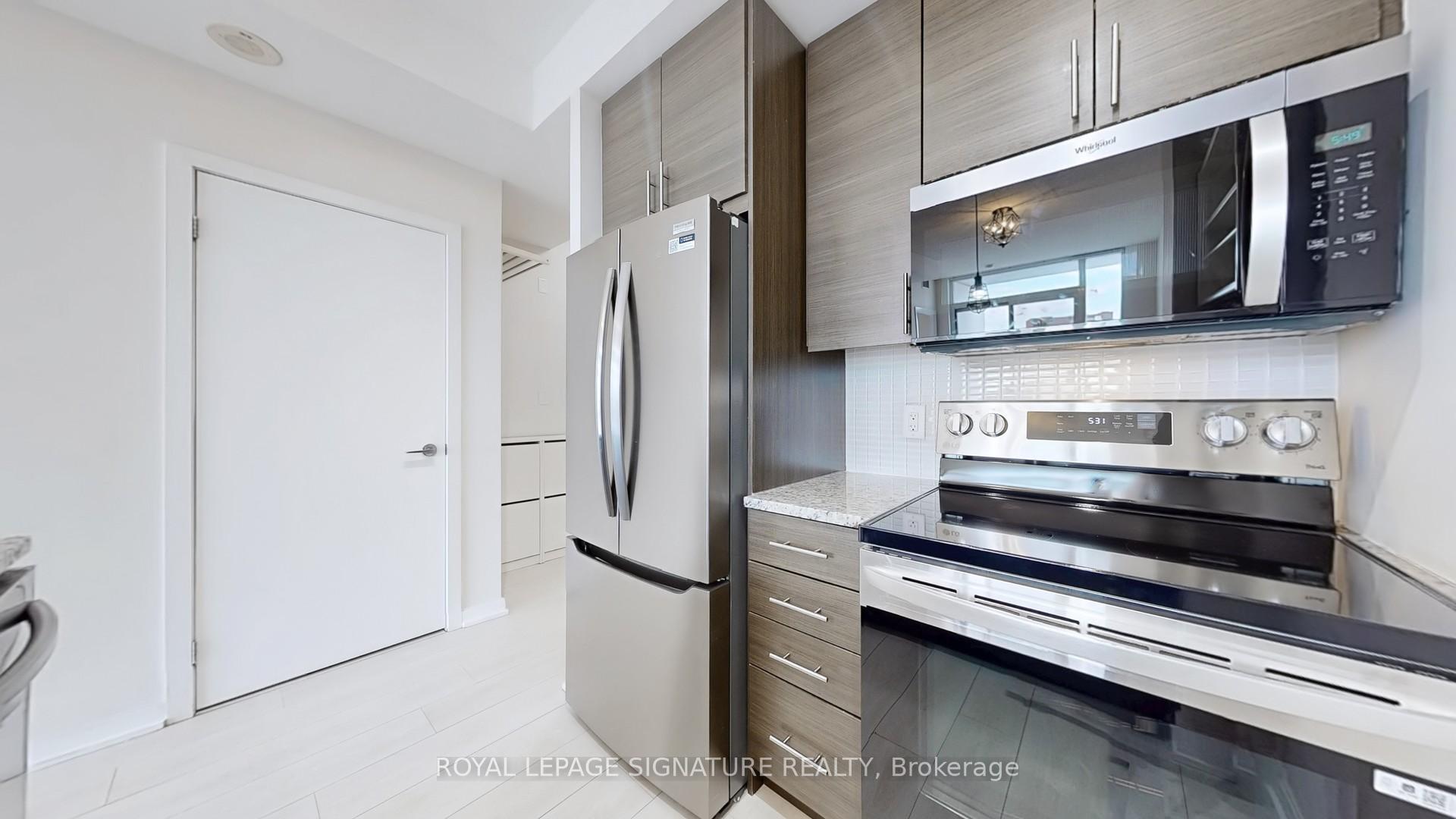 2 Bedrooms Condo at 70 Forest Manor, Toronto For sale