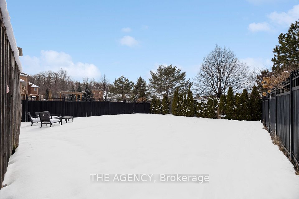 https://trreb-image.ampre.ca/Upg9OBDBfA_cru0WnqtjgjmXFhVHFU6cuq-l-v4969E/rs:fit:960:960/wm:.5:so:0:50:.4/wmsh:10/wmt:PHNwYW4gZm9yZWdyb3VuZD0nd2hpdGUnIGZvbnQ9JzY4Jz5USEUgQUdFTkNZLCBCcm9rZXJhZ2U8L3NwYW4-/L3RycmViL2xpc3RpbmdzLzQwLzYxLzc5Lzg1L3AvZjEwYTNmMmYtOWJjNy00MGRhLTg3MDAtZTc5MzEyM2RlMjcwLmpwZw.jpg