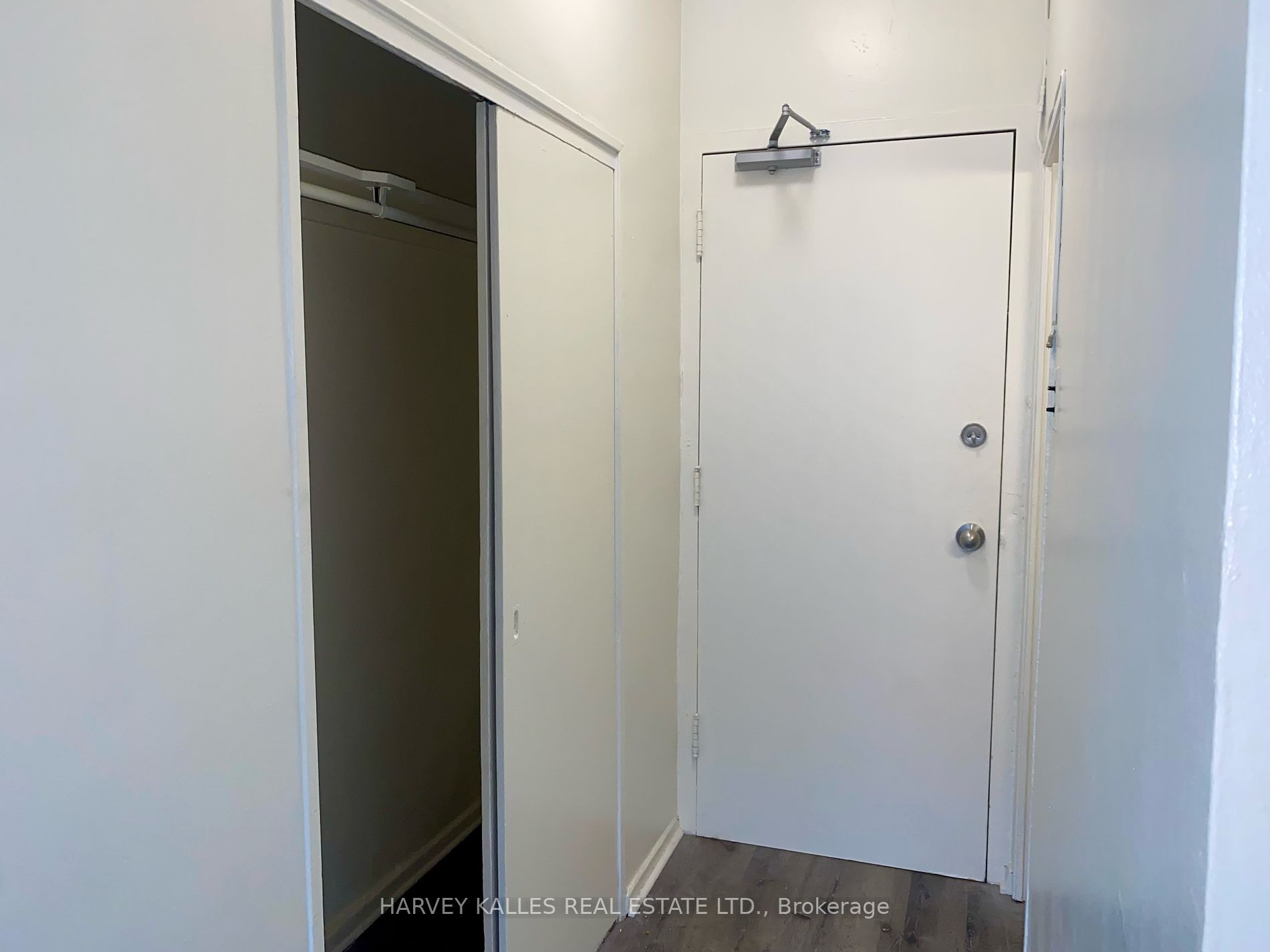 1582 Bathurst Street 107
