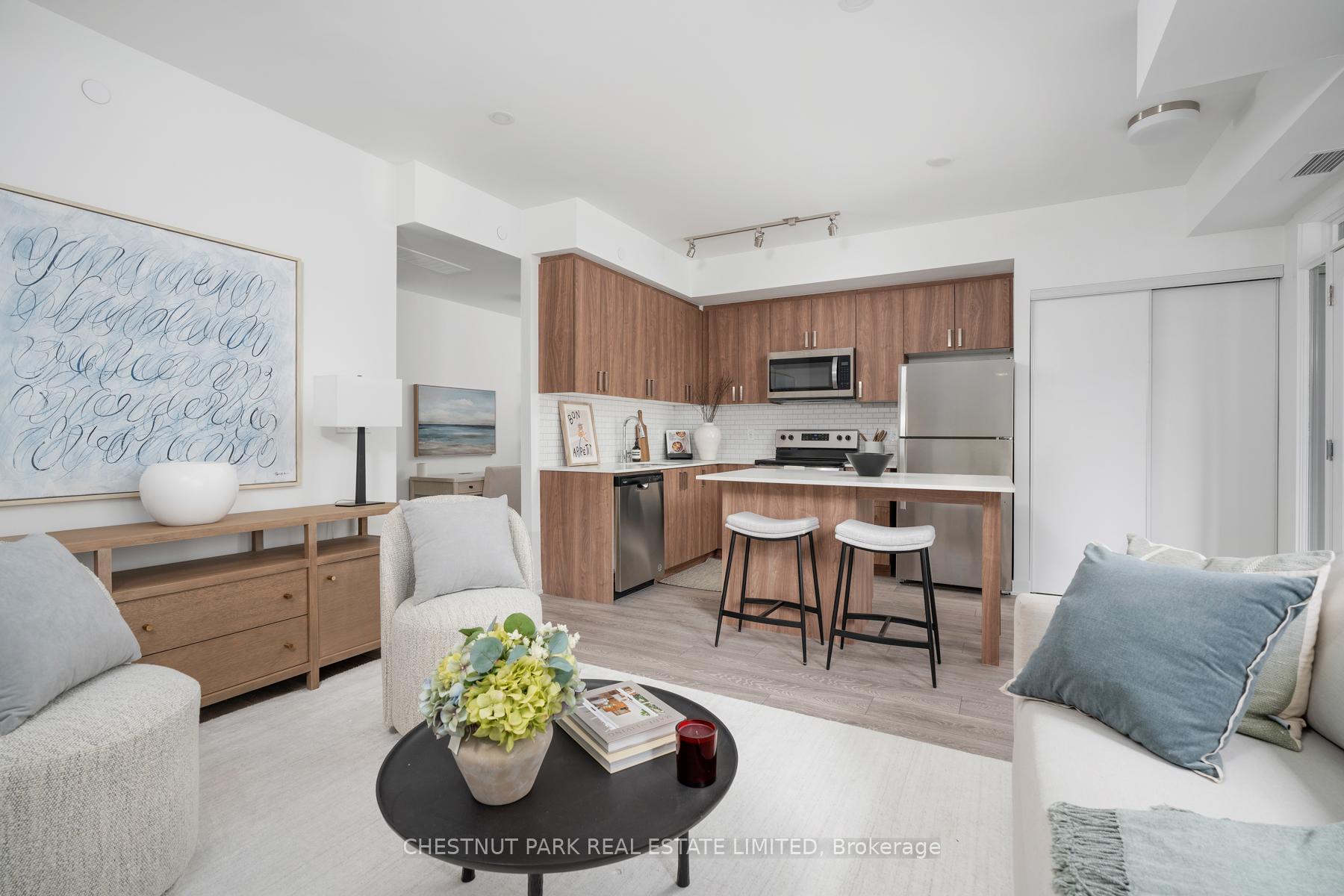 3 Bedrooms Condo at 4045 Hickory,  Mississauga For sale