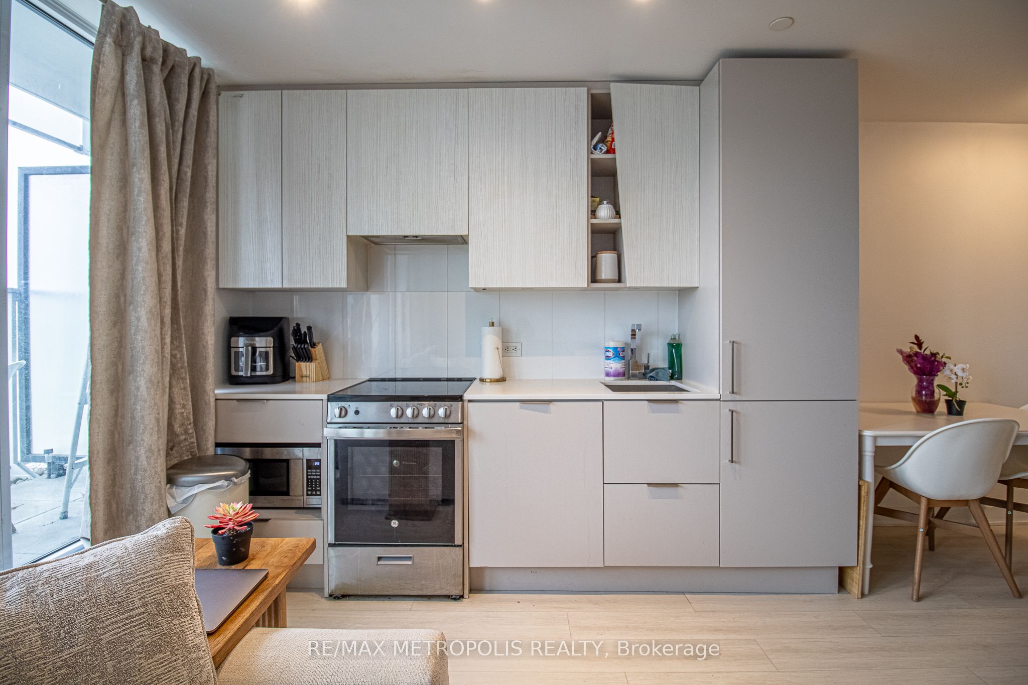 3900 Confederation Parkway, #216