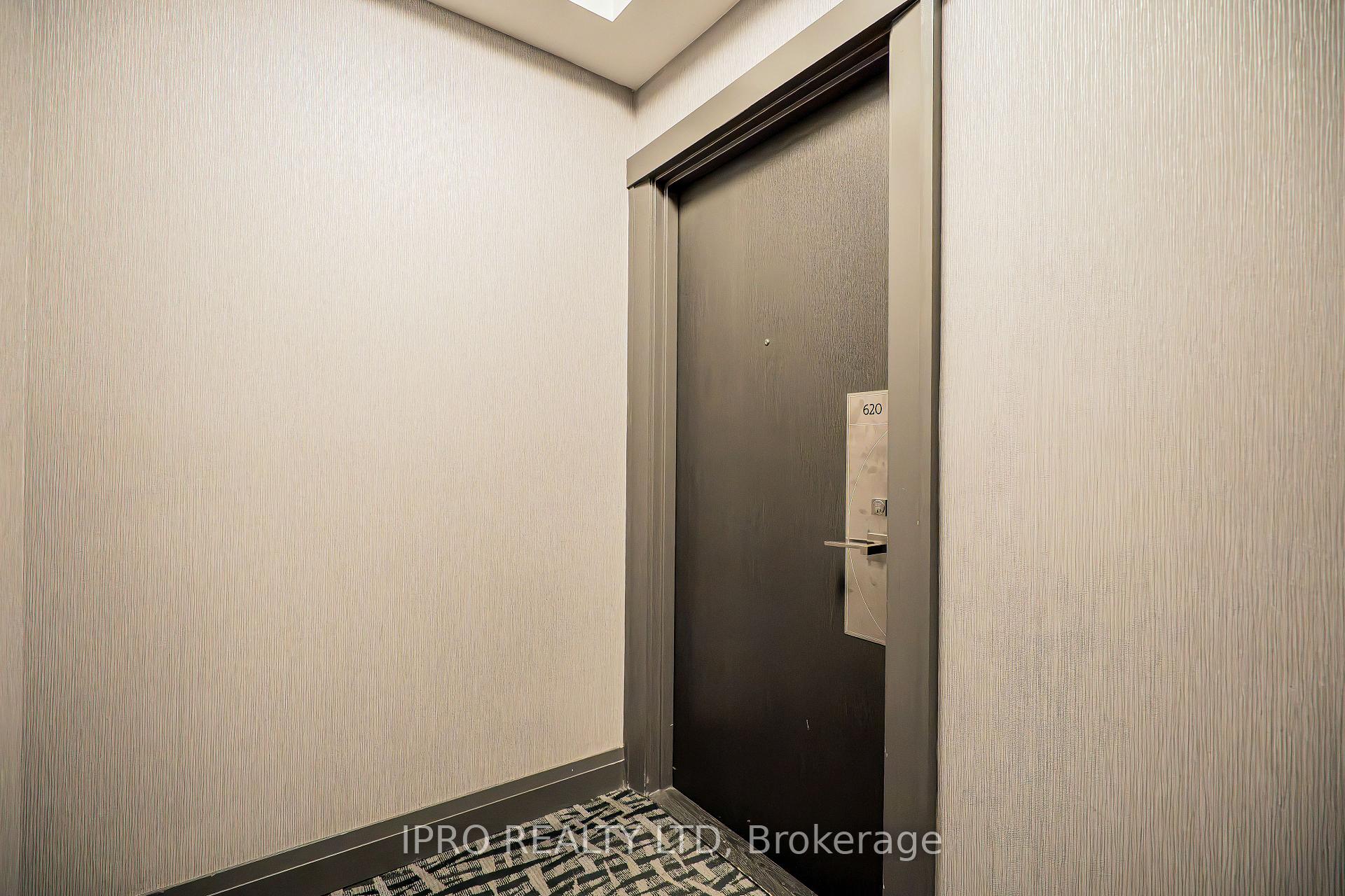 2 Bedrooms Condo at 3600 Hwy 7,  Vaughan For sale