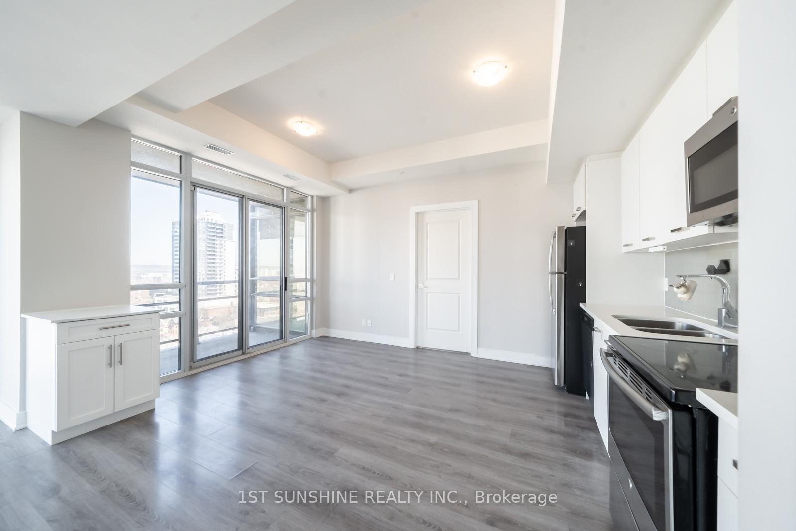 2 Bedrooms Condo at 150 MAIN,  Hamilton For sale
