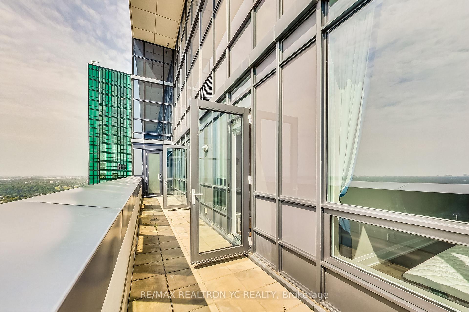 4 Bedrooms Condo at 2 Anndale, Toronto For sale