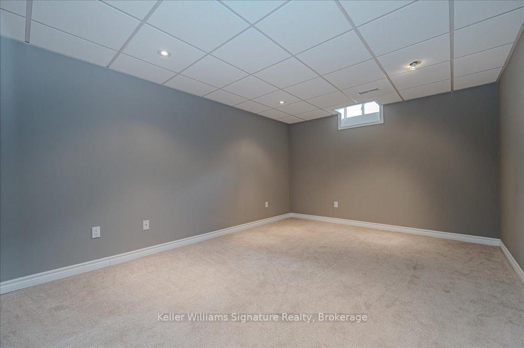 3 Bedrooms Condo at 2055 Walkers,  Burlington For sale