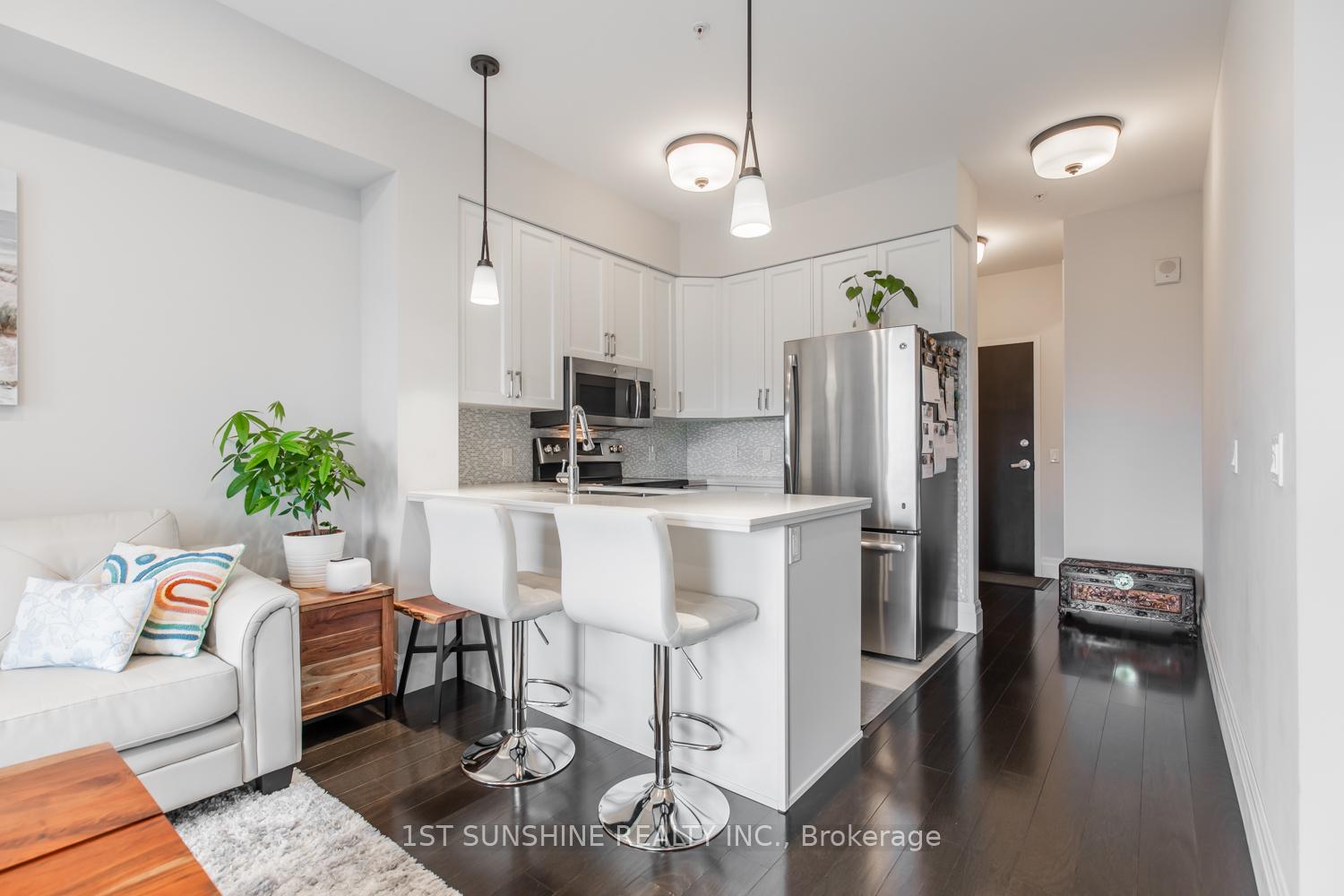 2 Bedrooms Condo at 112 King, Hamilton For sale