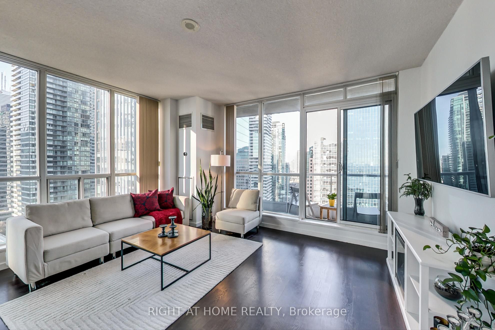 8 York Street W, #3102
