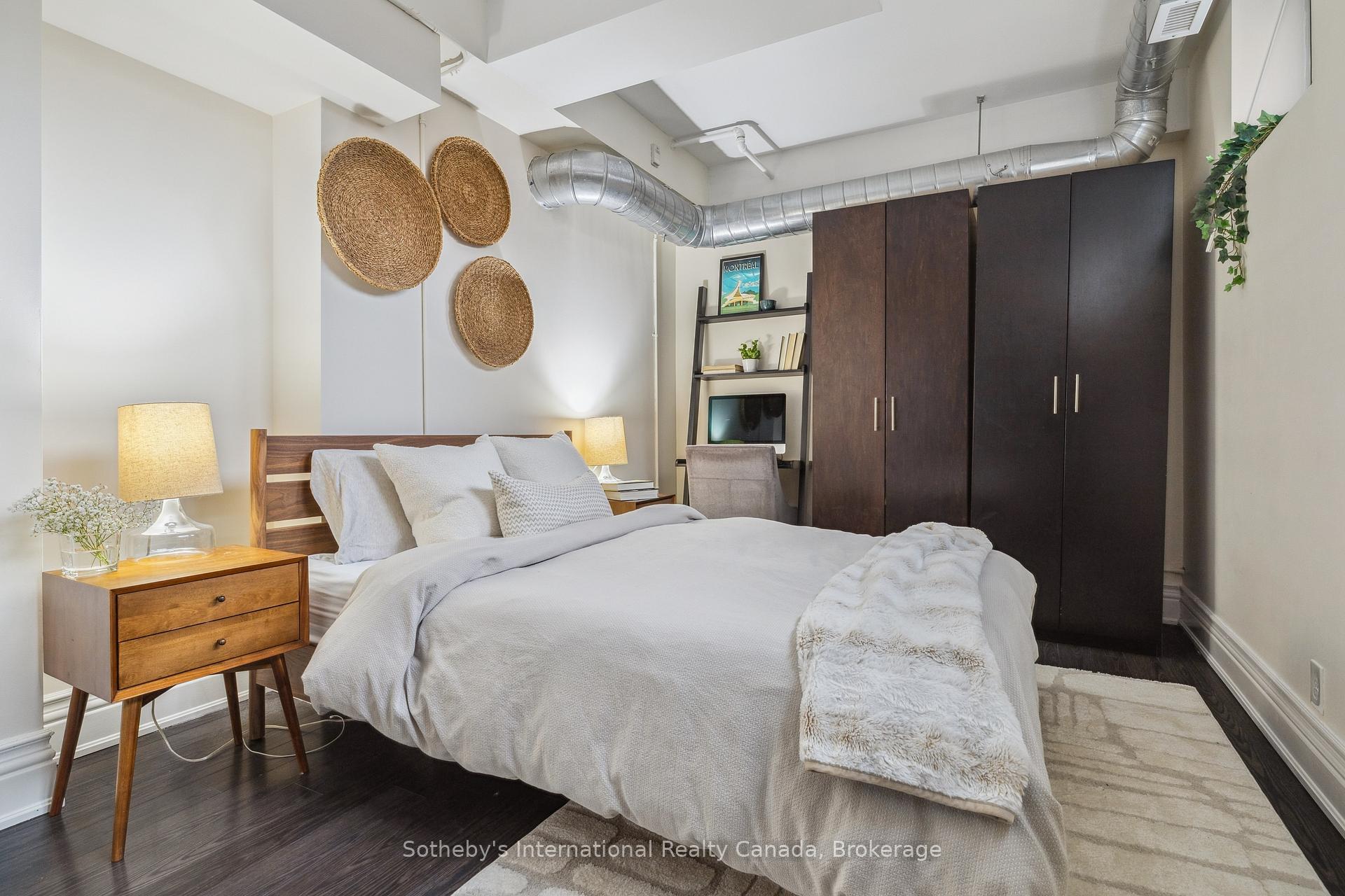 3 Bedrooms Condo at 200 Stinson, Hamilton For sale